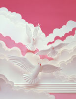 羽ばたく白い鳩 ペーパークラフト の写真素材 イラスト素材 アマナイメージズ