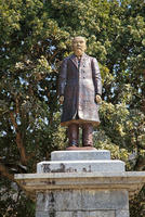 山口県 萩市 伊藤博文旧宅にある伊藤博文像[22585003769]の写真