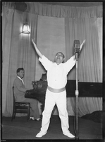 ラジオ体操 江木理一 の写真素材 イラスト素材 アマナイメージズ