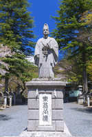 南湖神社の松平定信公像 の写真素材 イラスト素材 アマナイメージズ