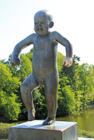 ヴィーゲラン公園の怒りん坊の像 の写真素材 イラスト素材 アマナイメージズ