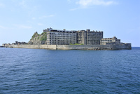 未使用 日本の産業遺産シリーズ 軍艦島カード ケースあり みぞぐち 廃墟 MzG A）世界文化遺産登録10周年記念 軍艦島（端島）純金カード